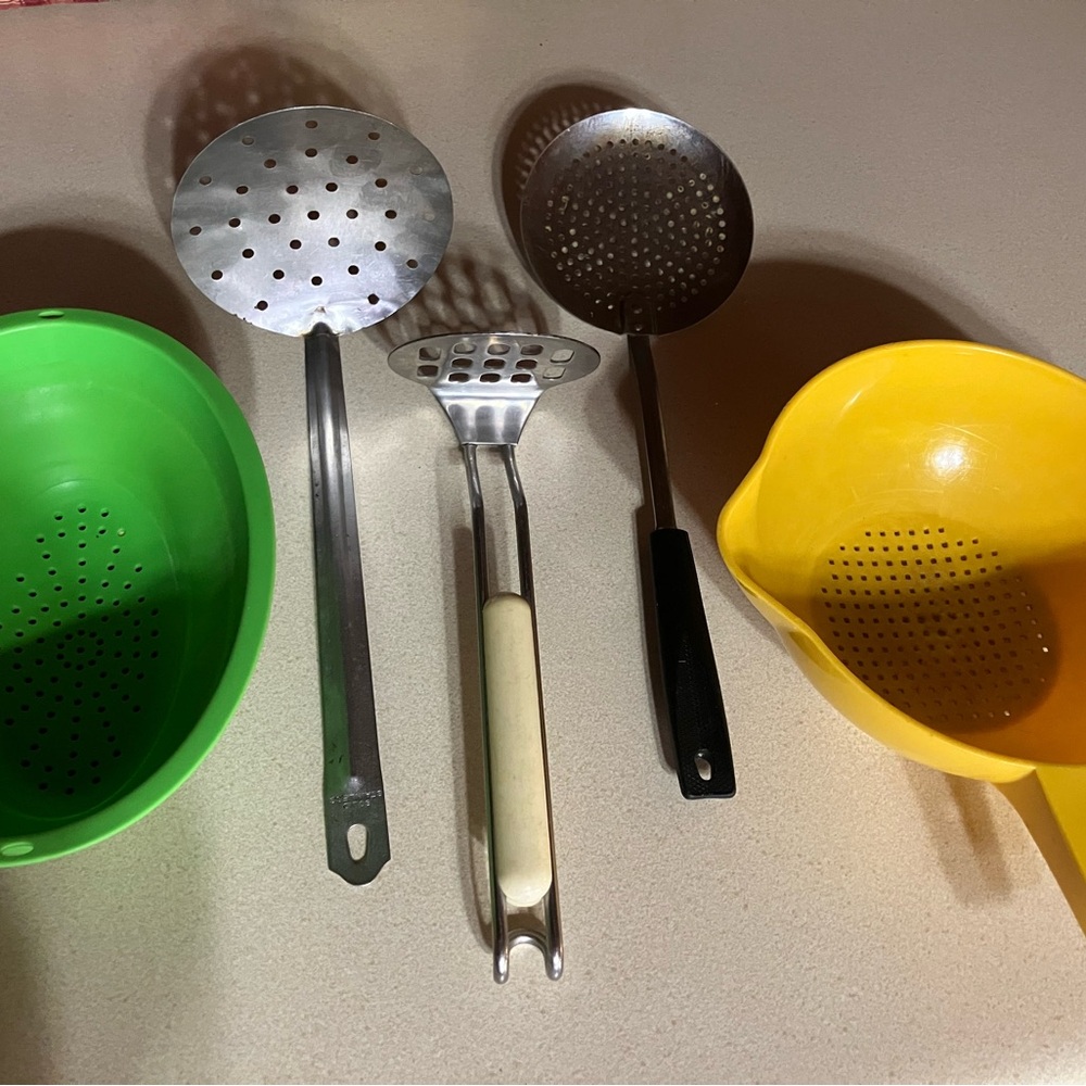 5 pc Stainless Steel and Plastic Kitchen Strainer Set